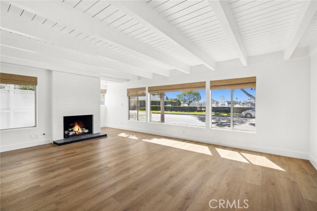 Building Photo - 2551 Bayshore Dr