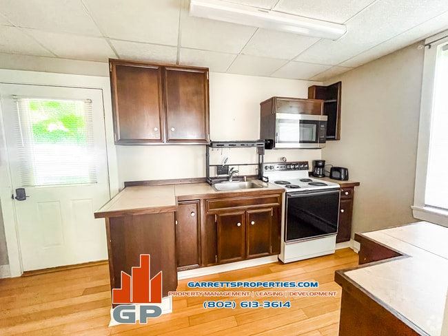Building Photo - 31 Northfield St Unit 31 Northfield ST  1 Rental