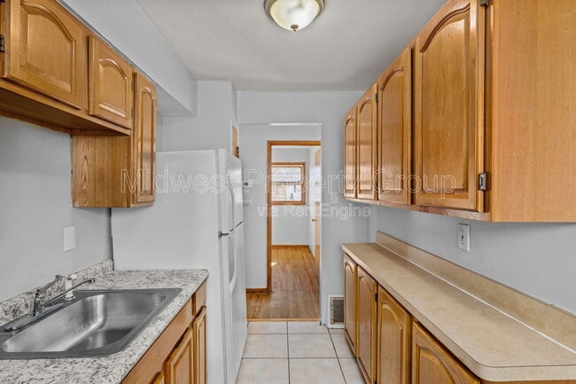 Photo - 405 Cameron Rd