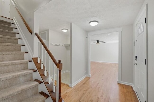 Photo - 9470 Hillside Dr
