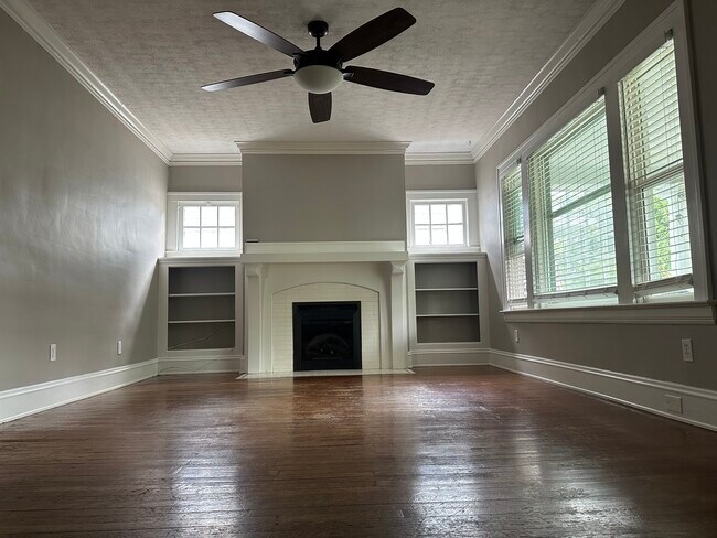 Sala de estar - 1286 Edwards Ave Unidad Down