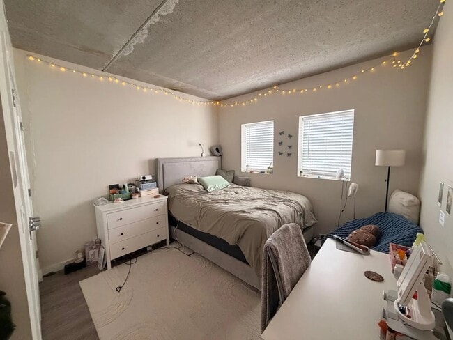 Photo - 1323 W Morse Ave Unit 410
