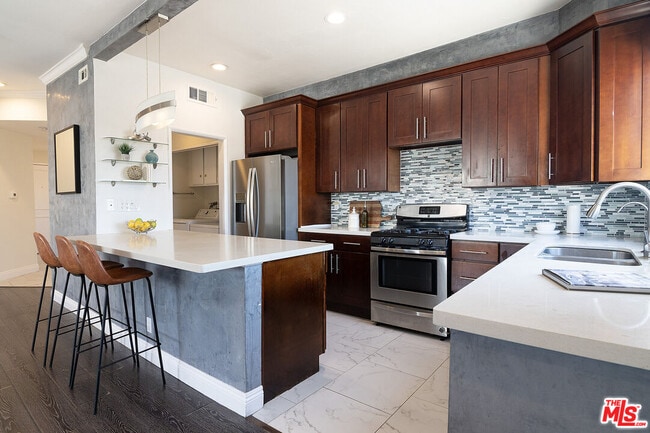 1101 Rexford Dr Unit 302