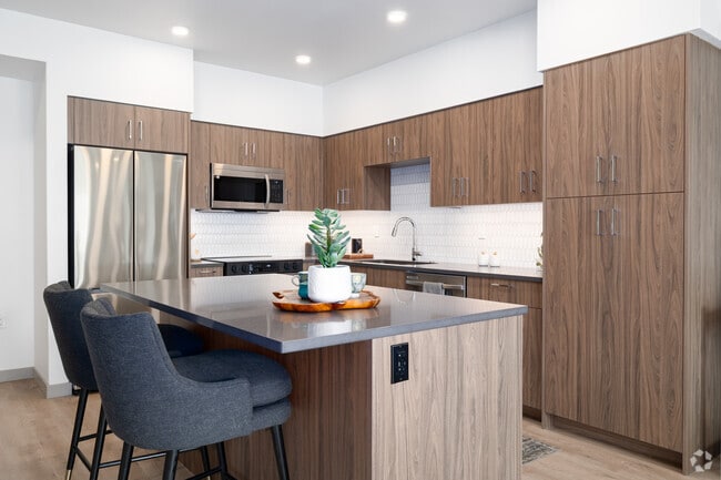 1BR, 1BA - 950SF - Kitchen
