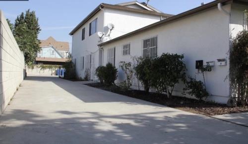 Photo - 1421 W 35Th Pl