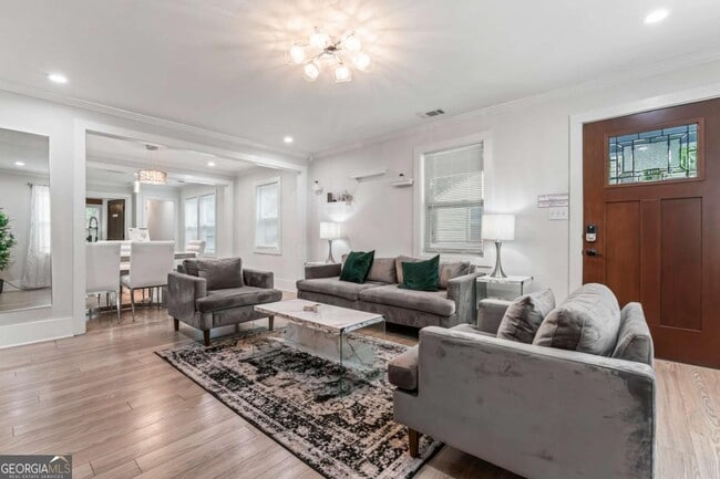 Photo - 1129 Graymont Dr SW