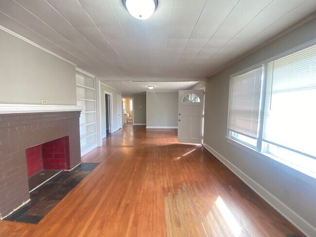 1714 Veterans Memorial Pkwy