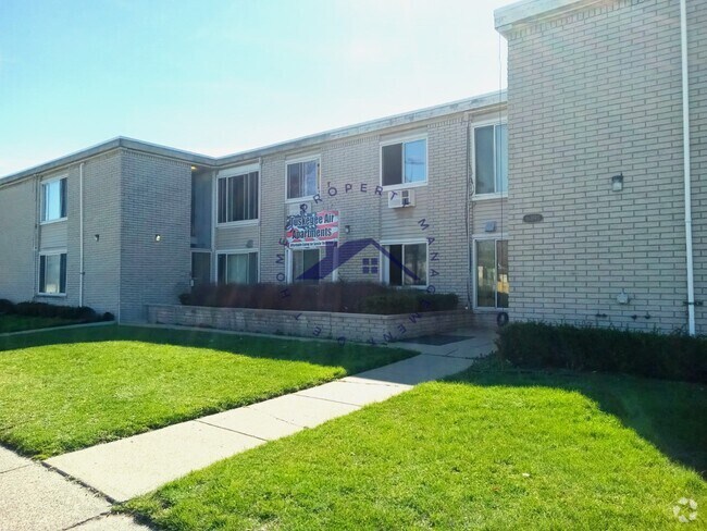 Building Photo - 16895 Lahser Rd Rental