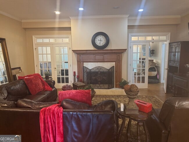 Photo - 421 Creekside Dr