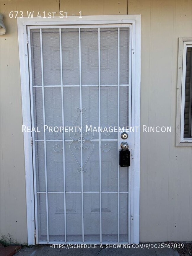 Photo - 673 W 41st St Unit 1