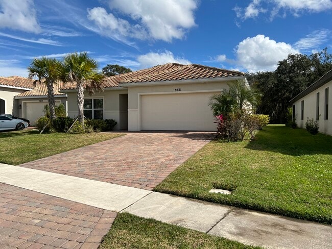 Photo - 3831 Carrick Bend Dr