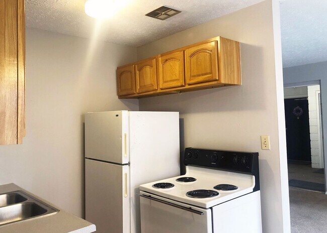 Building Photo - 440 Ludlow Ave Unit 440-05