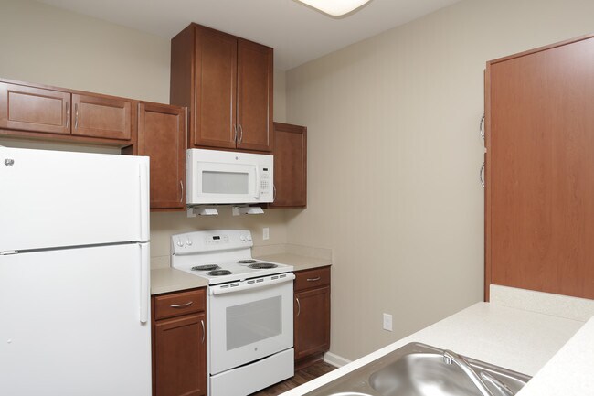 1BR, 1BA - 650 SF