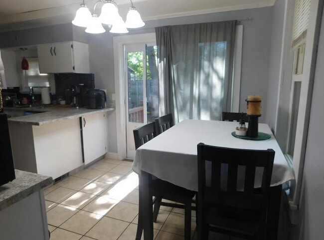 Photo - 670 Hammond St