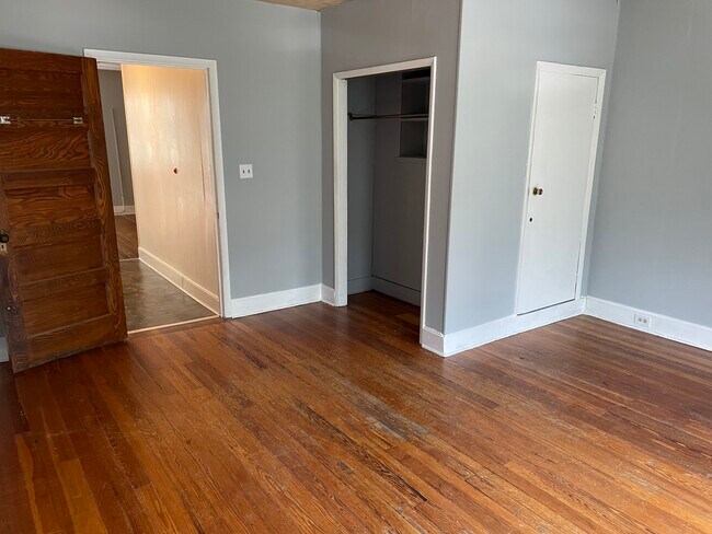 Sala de estar - 3107 N Calvert St Unidad 2