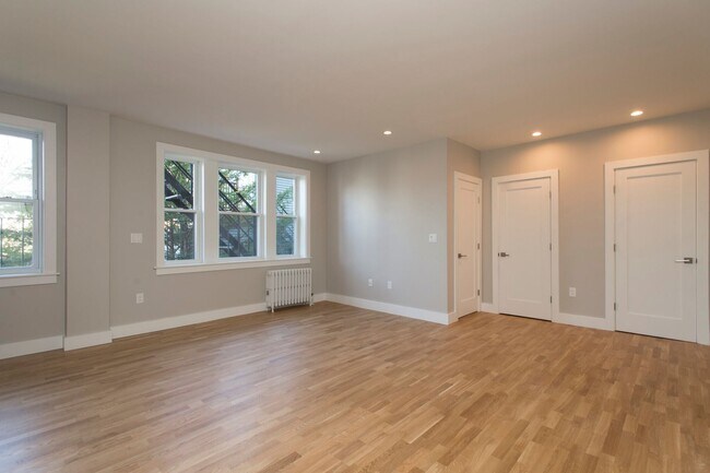 Photo - Somerville 1-Bed with Heat & HW Included! ...