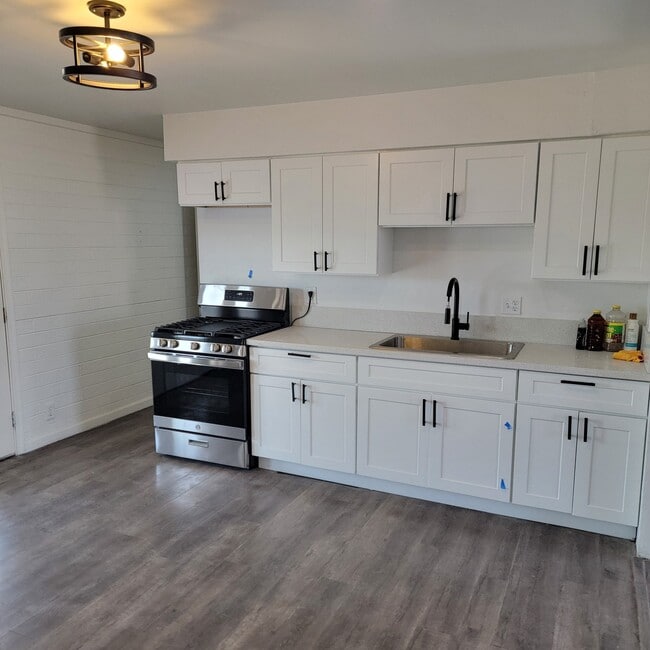 Photo - 301 E La Canada Blvd