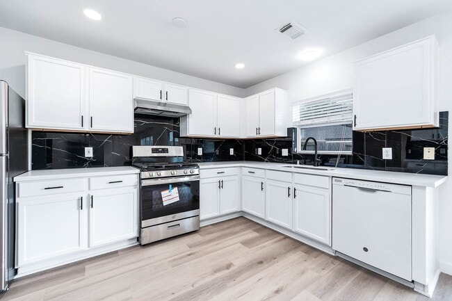 Photo - 10218 Dr Peridot Cove