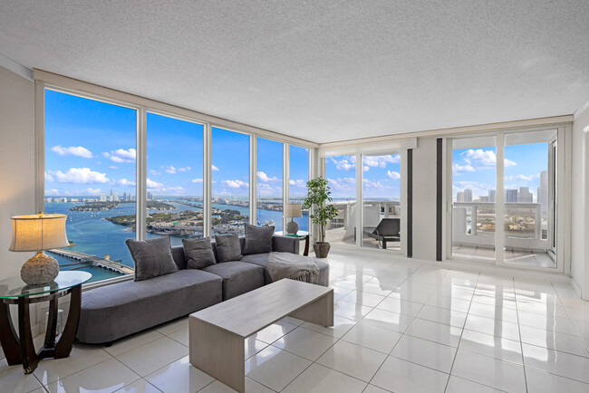 Building Photo - 1717 N Bayshore Dr Rental