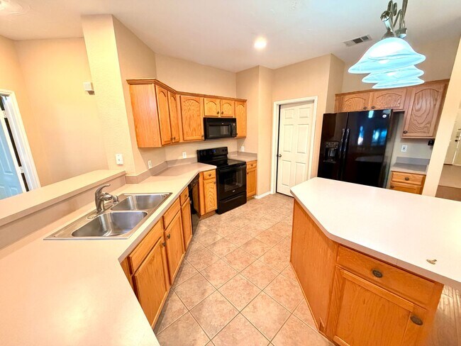 Photo - 1413 Lacewing Dr