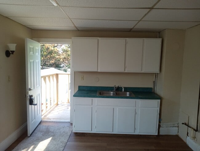 Photo - 135 Everett St Unit Upper