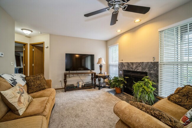 Photo - 1045 Talbots Ln