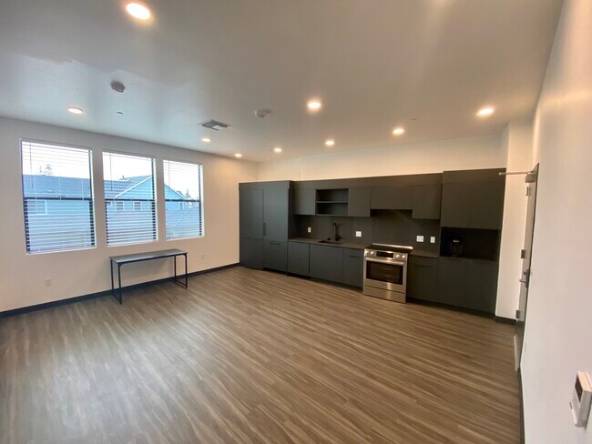 Photo - Sutter Parkway Unit 202