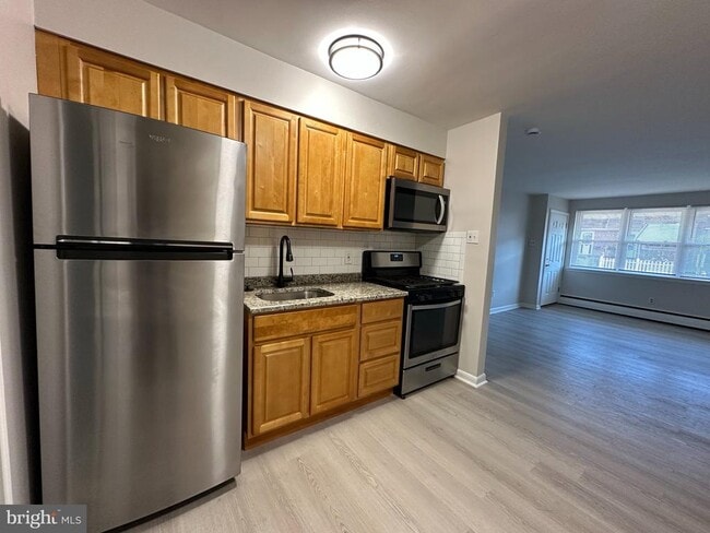 Photo - 6350 Edmund St