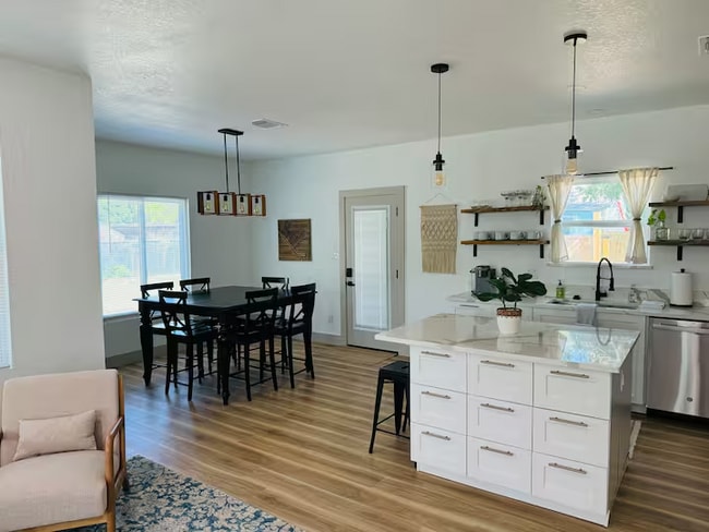 Photo - 311 Church St House