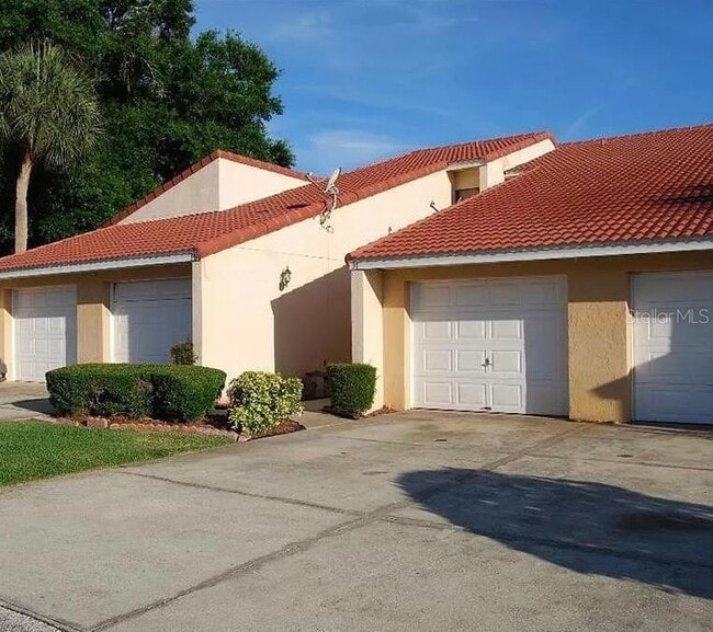 Building Photo - 733 Carpenters Way