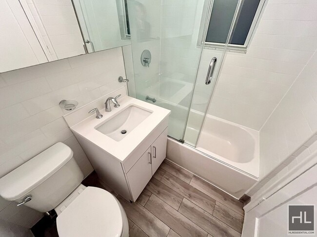 Photo - EAST 55 STREET Unidad 8D