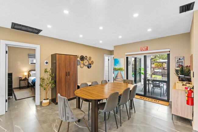 Photo - 2111 N 53rd Ave Unit SI ID1565481P
