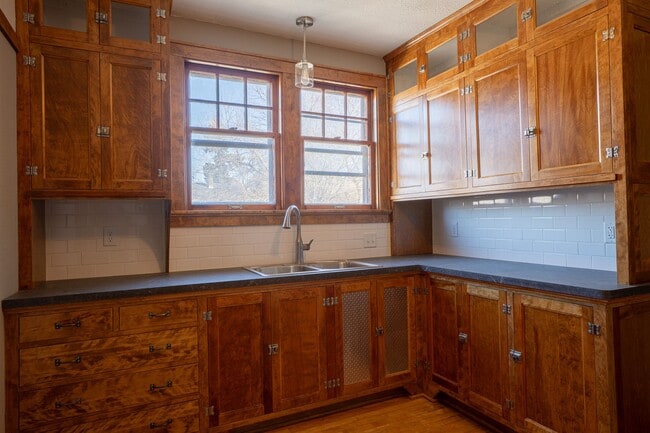 Building Photo - 4202 W Martin Dr Unit #3