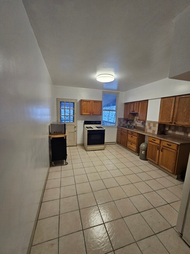 Photo - 430 Venture St