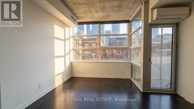 Photo - 478 King St W Unit 406