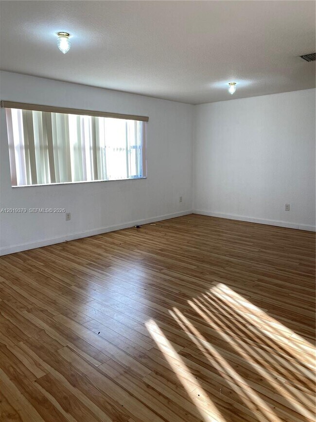 Photo - 3355 NE 13th Cir Dr Unit 201-28