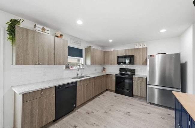 228 Mar Hill St