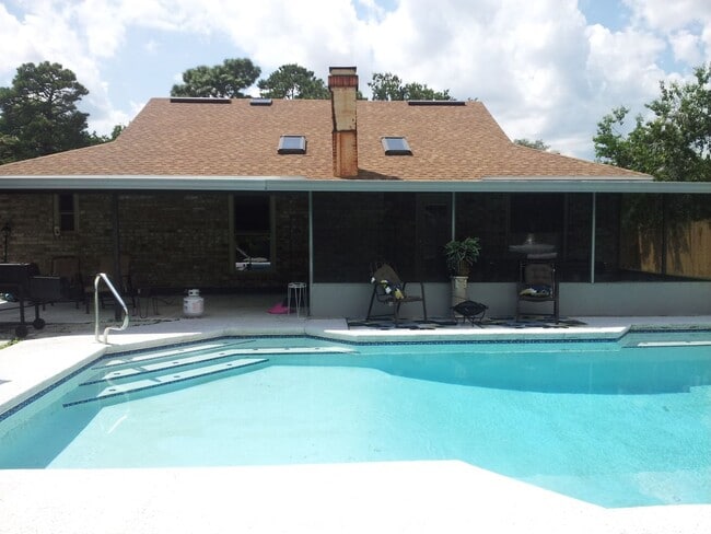 Building Photo - Charming 3-bedroom, 2-bath single-family home for rent