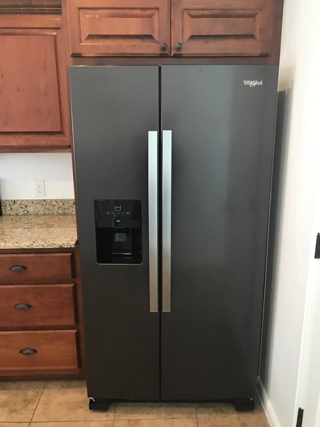 Photo - Beautiful 3 bed, 2.5 bath townhome, end unit! Very close to the pool!