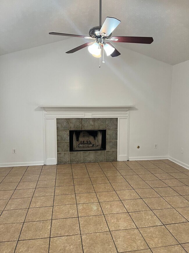 5409 Sugarmill Dr
