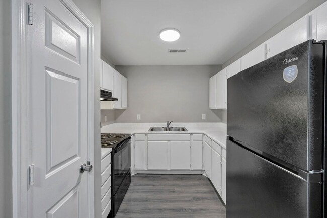 Photo - Rose Hill Garden Apartments