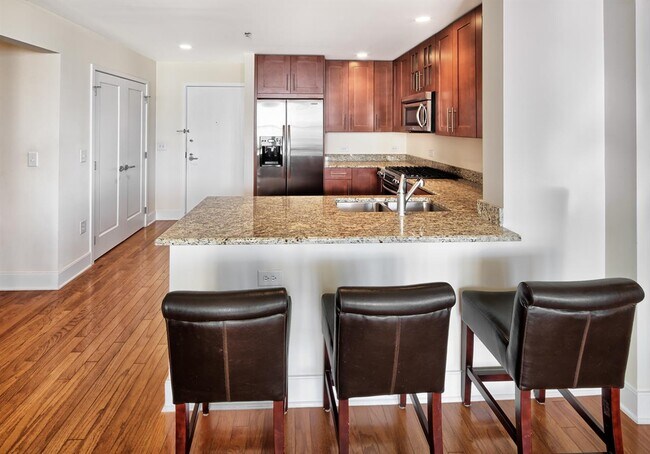 Photo - 1125 Maxwell Ln Unit 1125