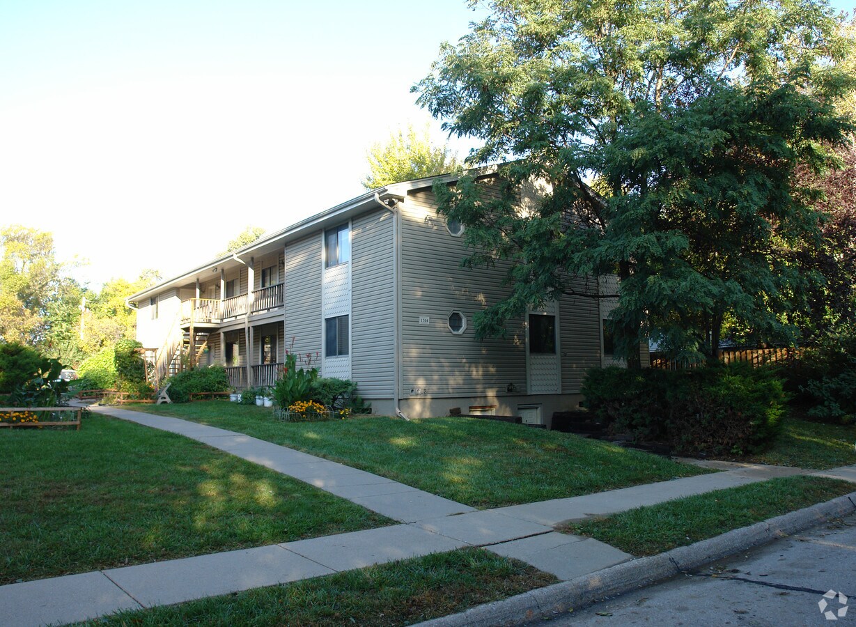 College Hill - College Hill Apartments