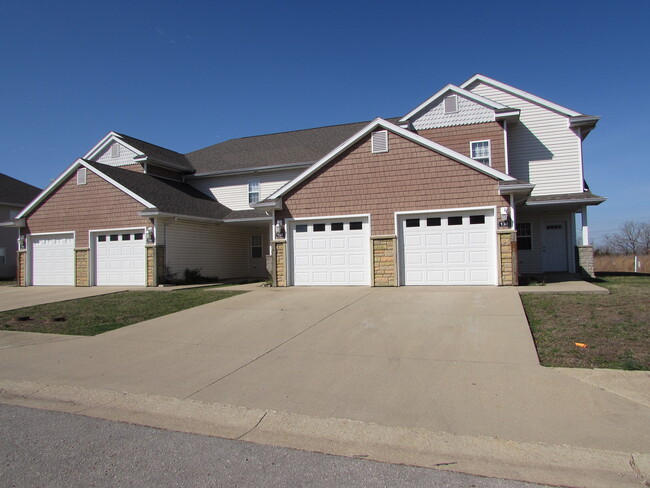 Building Photo - 6188-MF1-E1 Unit 124