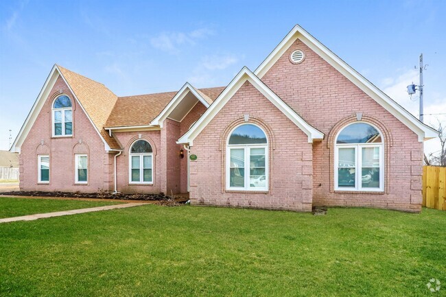 Building Photo - 9297 Chimneyrock Blvd. Rental