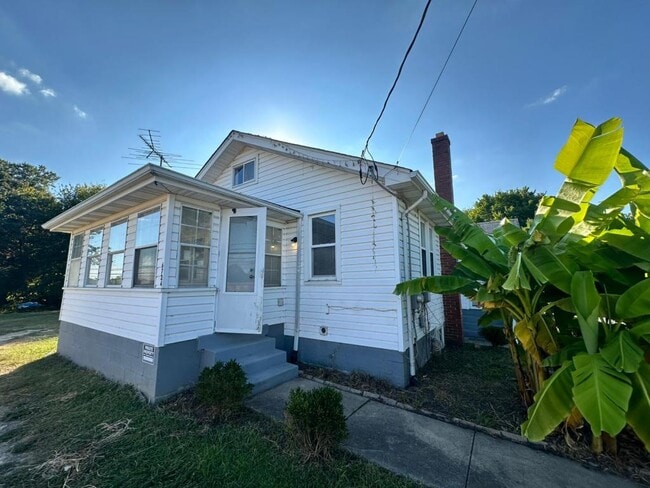 Photo - 6724 Centreville Rd