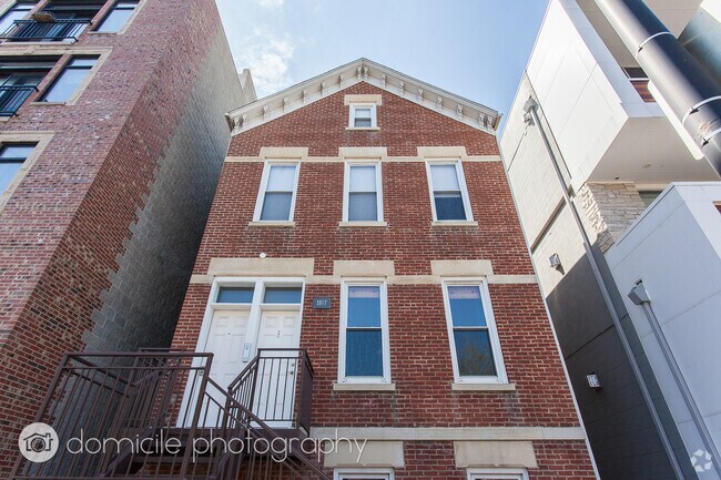 Building Photo - 1817 W Armitage Ave Unit 1 Rental