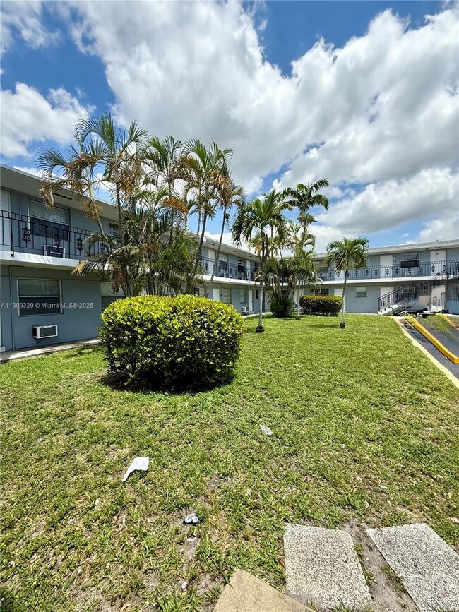 Photo - 519 SW 27th Ave Unit 208