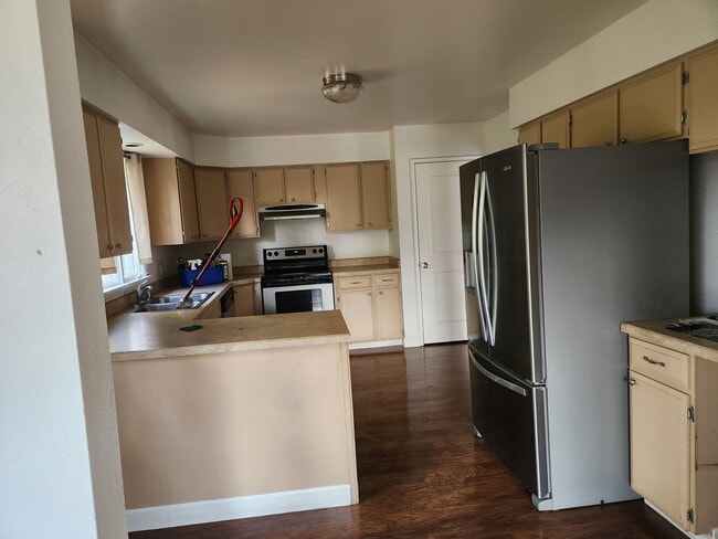 Photo - 651 W Crestline Dr