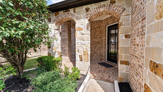 Photo - 14 Whispering Thicket Pl